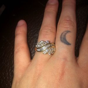 Women’s Ross+Simons 6 3/4 in wedding cluster ring yellow gold band